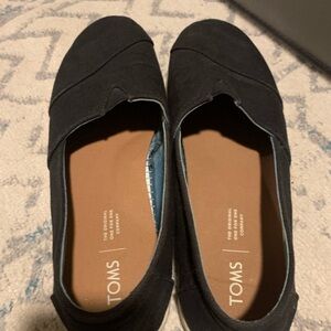 Toms Black Canvas Women's Slip-On Flats